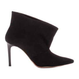 Marco Shoes Nahkaiset nastat, joissa edessä jatko musta