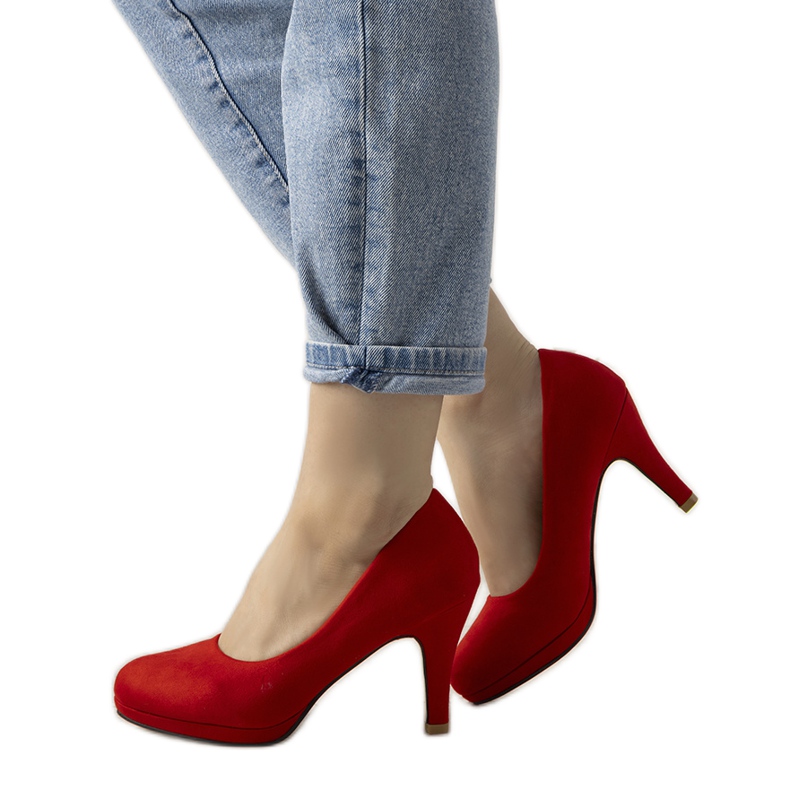 Punaiset pumput Marinon stiletto -kantapäässä punainen
