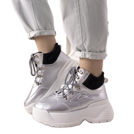 Hopeiset lenkkarit korkealla Eloquence -pohjalla hopea