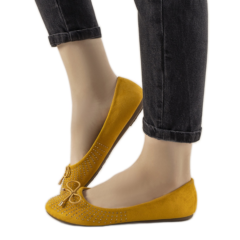 Keltaiset ballerinat Larissa -jousella keltainen