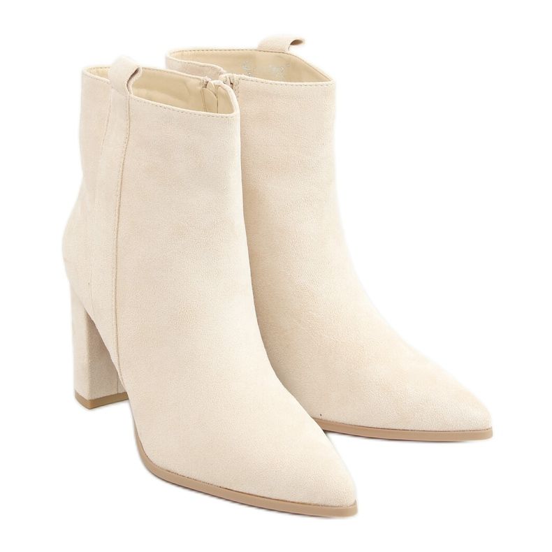 Klassiset kermanväriset saappaat RB106P Beige