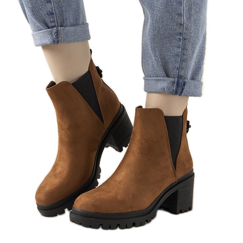 Kamelin saappaat Cissyn pylväässä ruskea