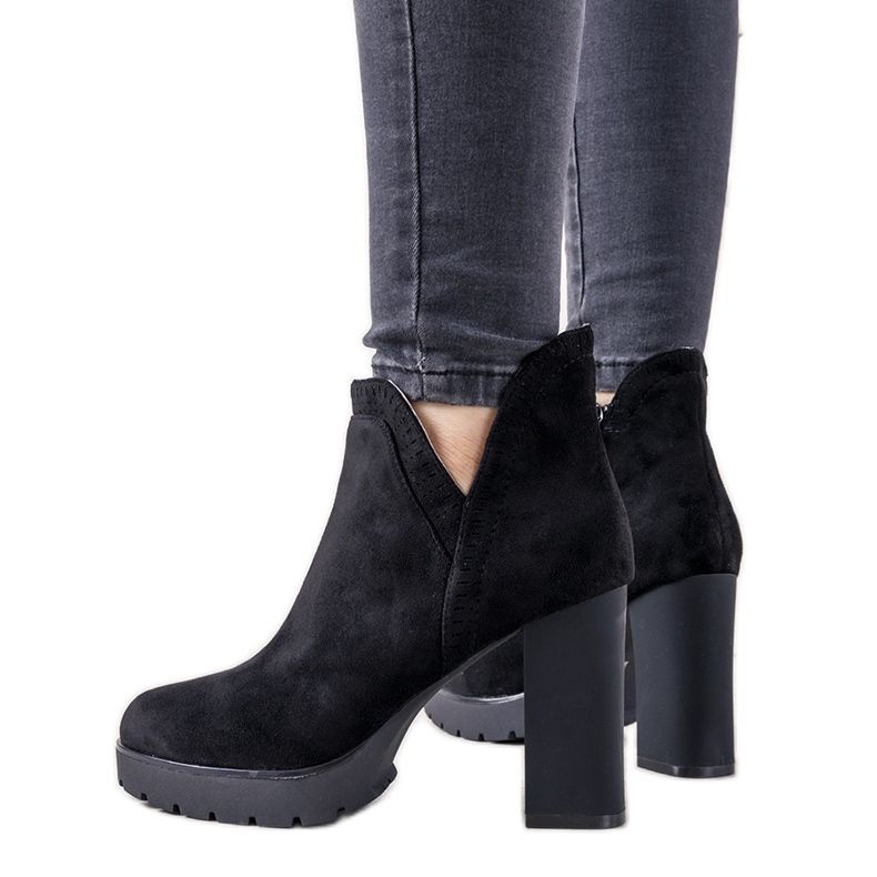 Mustat saappaat Bushido -pylväässä