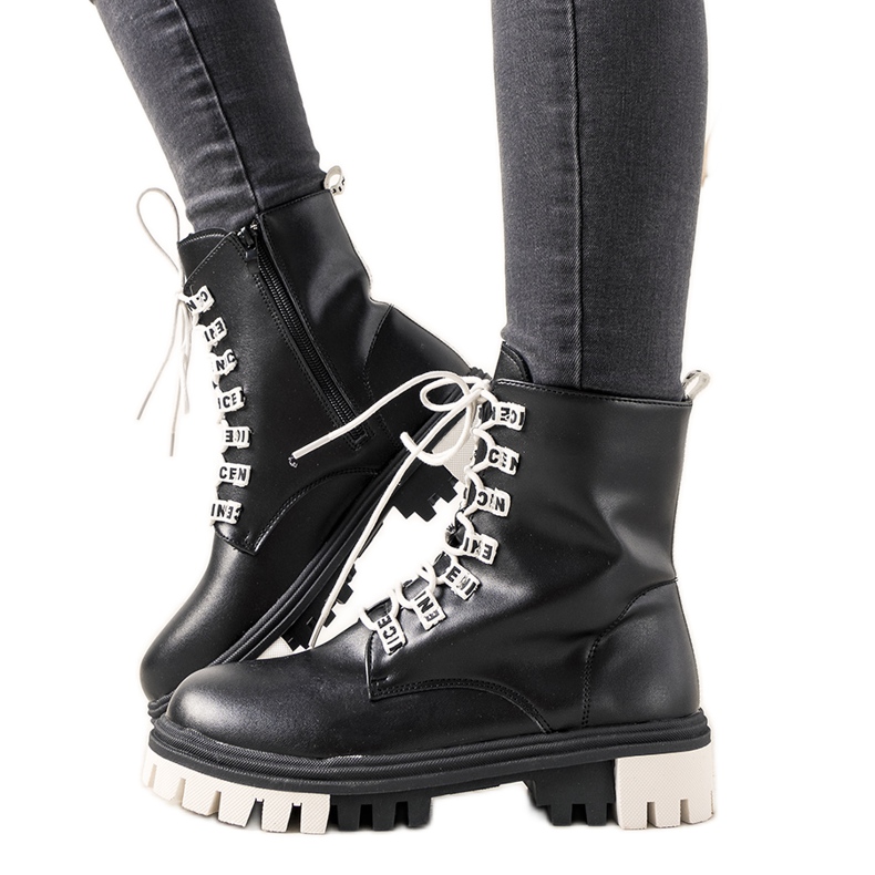 Ashan mustat naisten saappaat