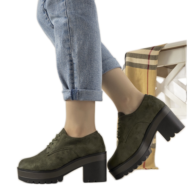 Vihreät, matalat leikkaukset nilkkurit Cecina-pylväässä