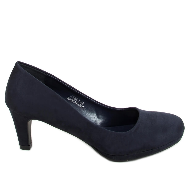 Pumput tummansinisellä KZ600 Blue -alustalla laivastonsininen