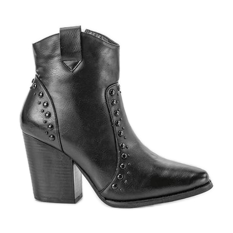 Mustat nilkkurit Mero -pylväässä