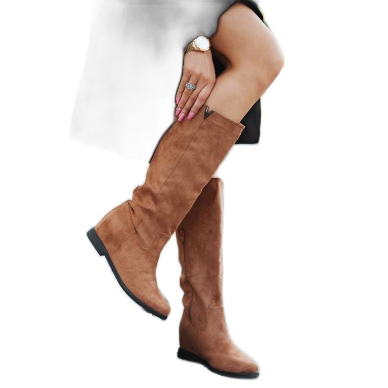 Kamelisaappaat, joissa Nana -kiilamainen kantapää ruskea