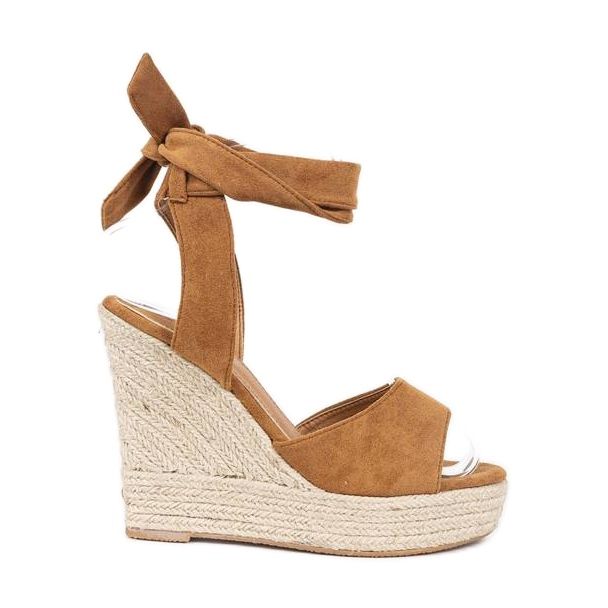 Ruskeat kiilamaiset sandaalit Holiday Time -tapahtumasta