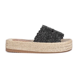 Mustat tossut Sudden Draft -alustalla