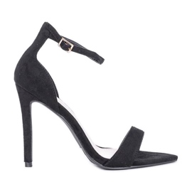 Mollyn mustat sandaalit tikkikorolla