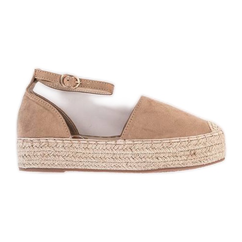 Beige espadrillit kesälavalla