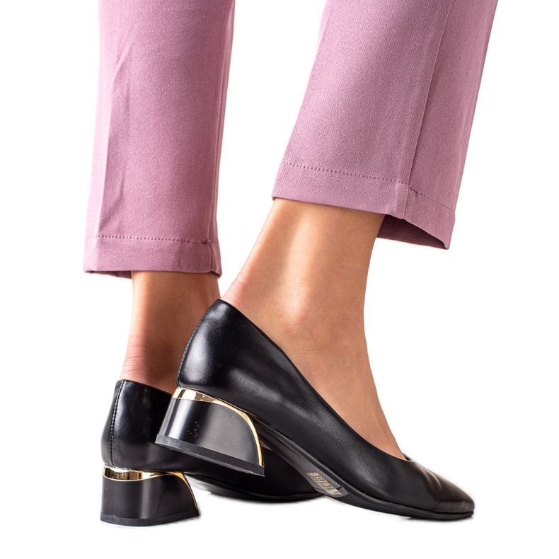 S. BARSKI Vapaa -ajan pumput, valmistaja S.BARSKI musta