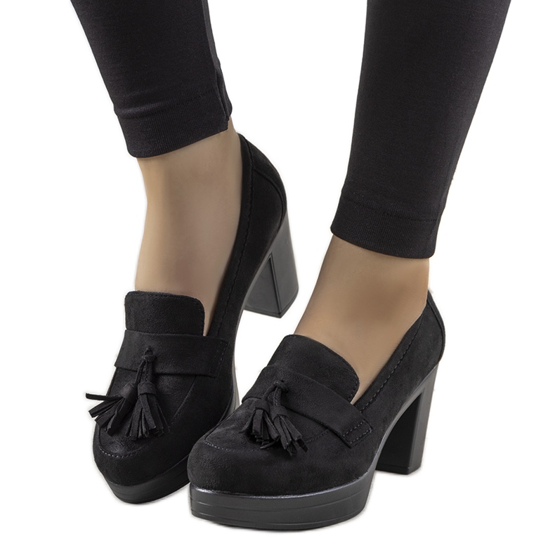 Himmelin pylvään mustat leivonnaiset