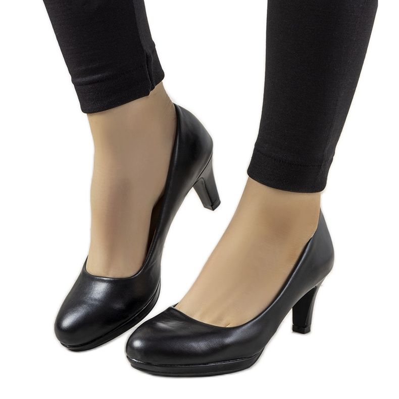 Mustat pumput stiletto-kantapäässä eko-nahkaa Fink