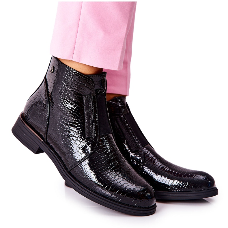 Lakatut saappaat korkokenkällä Sergio Leone BT400 musta