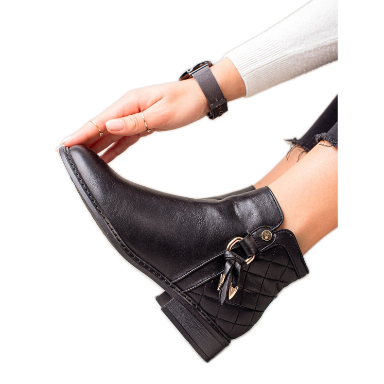 Goodin Saappaat, joissa tikattu sisäosa musta