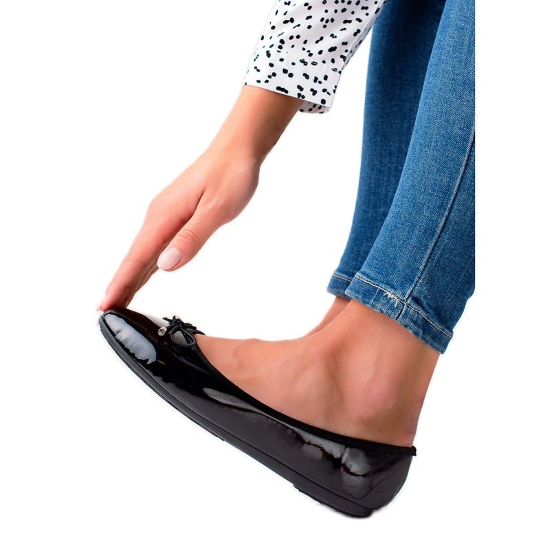 Renda Klassiset lakatut ballerinat musta