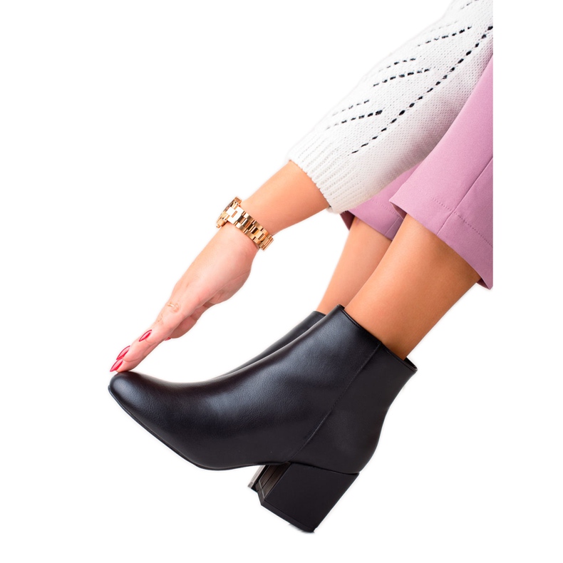 Renda Rento saappaat leveällä pylväällä musta