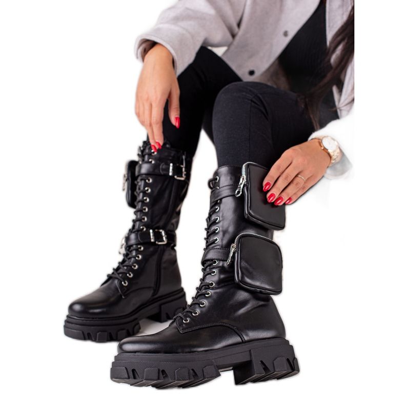 Bestelle Korkeat saappaat taskuilla musta