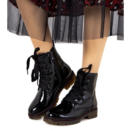 Evento Delphine mustat kiiltonahkakengät