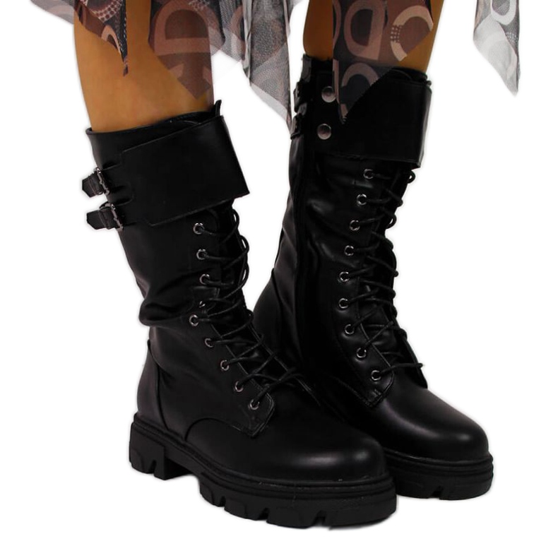 Työntekijät eristetty Vinceza W JAN54 -lavalle musta valkoinen