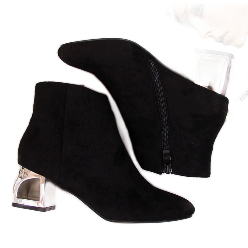 Saappaat koristeellisella kantapäällä T.Sokolski W SCA144A musta