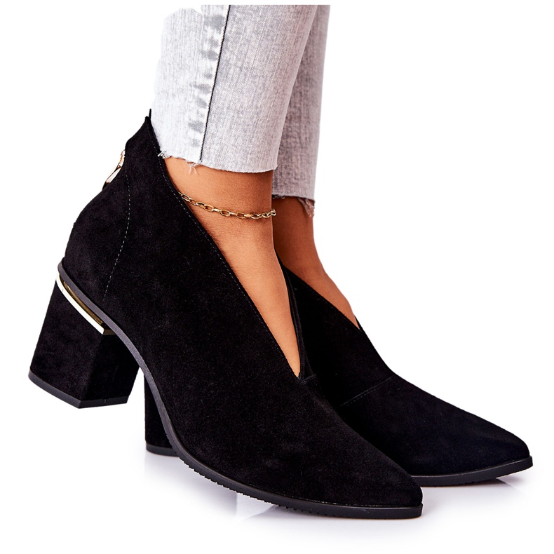 Nahkakengät korkokenkällä Laura Messi musta 2344