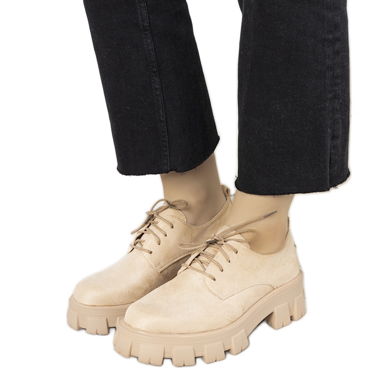 Beige kengät paksulla Melisande -pohjalla