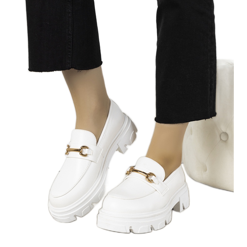 Valkoiset leivonnaiset korkeilla Anouk -pohjallisilla valkoinen