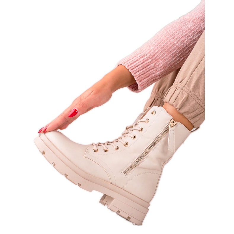 Sixth Sense Beige Saappaat, jotka on valmistettu Eco -nahasta