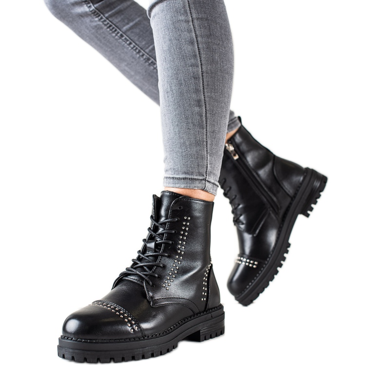 Super Me Klassiset saappaat, jotka on valmistettu Eco -nahasta musta