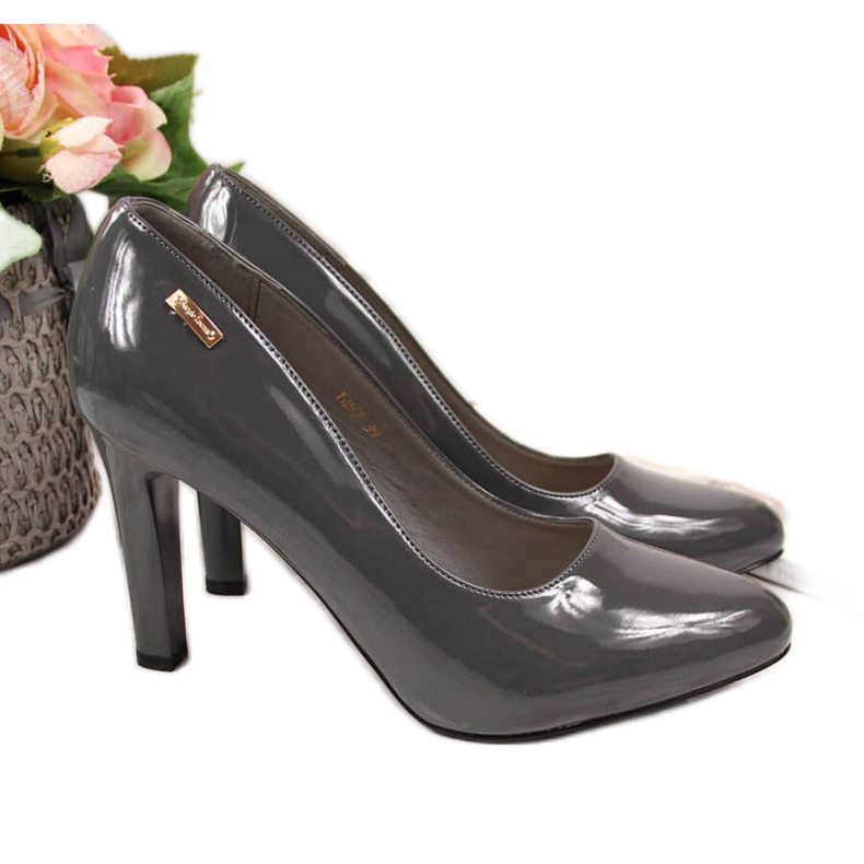 Pumput lakattu pylvääseen Sergio Leone W SK3P harmaa