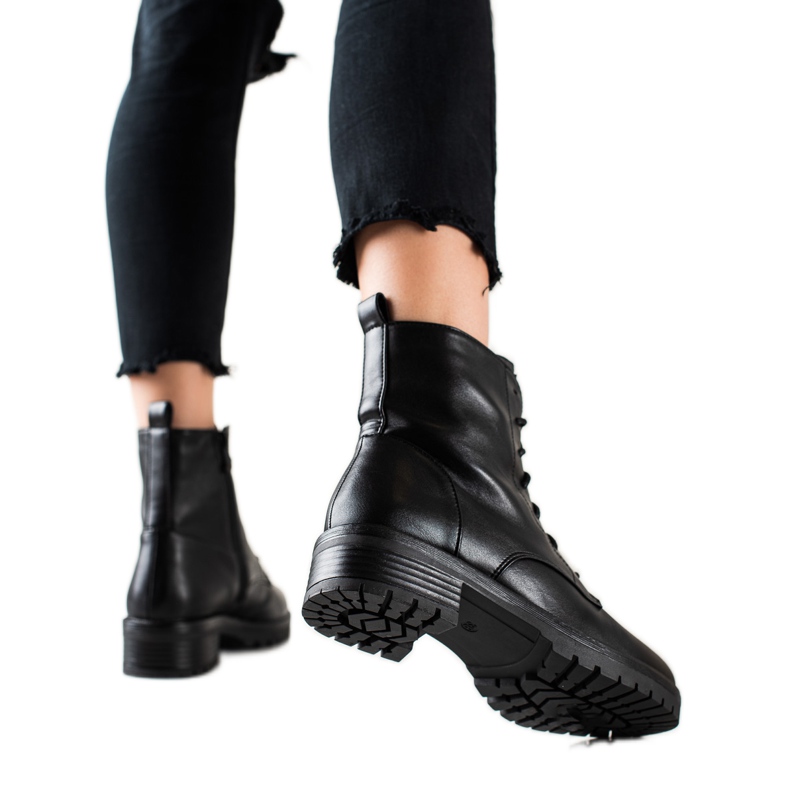 W. Potocki Nauhalliset saappaat Potocki-eristyksellä musta