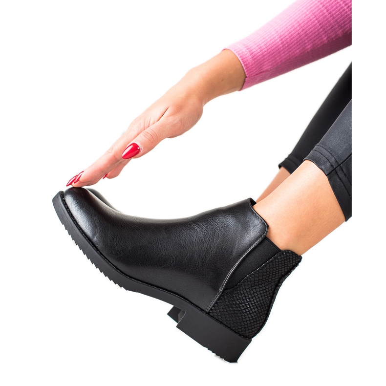 J. Star Klassiset mustat saappaat