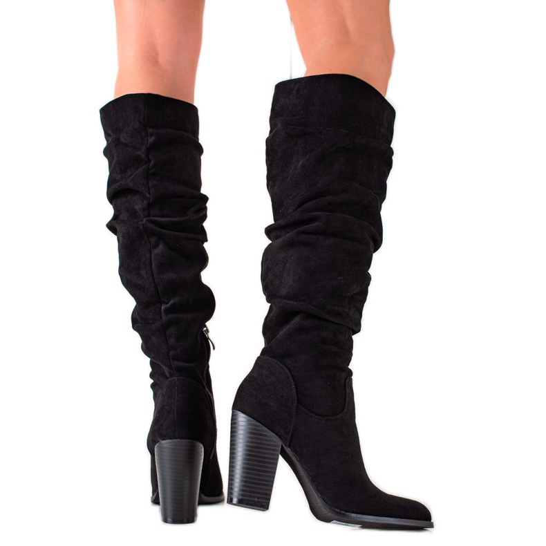 TRENDI Korolliset saappaat rypytetyillä päällisillä musta