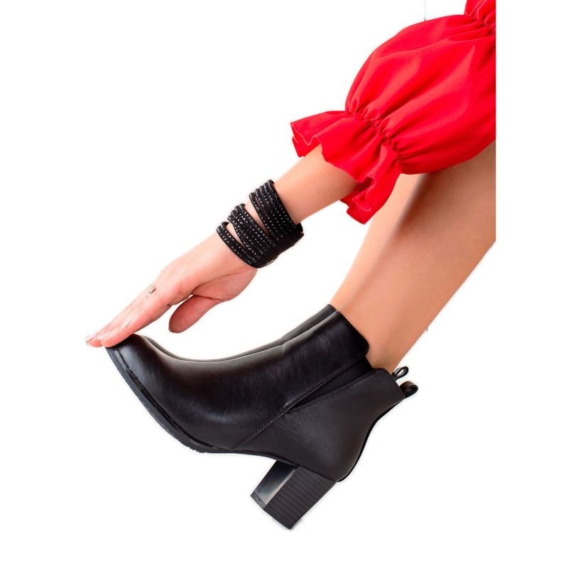 J. Star Rennot mustat saappaat