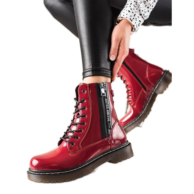 W. Potocki Punainen Lakattu Trappers Potocki