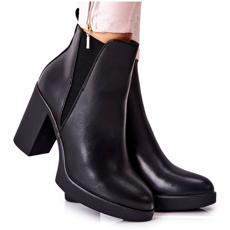 PG1 Nahkasaappaat mustalla Linari-postilla