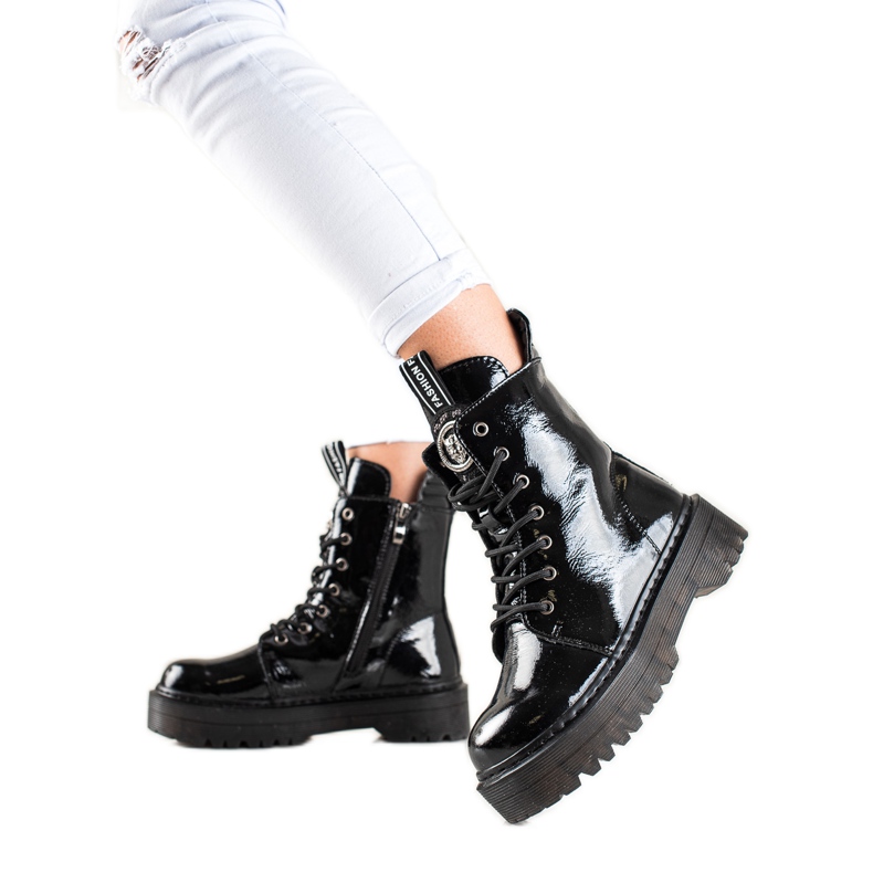 Filippo Nahkatyöntekijät alustalla musta