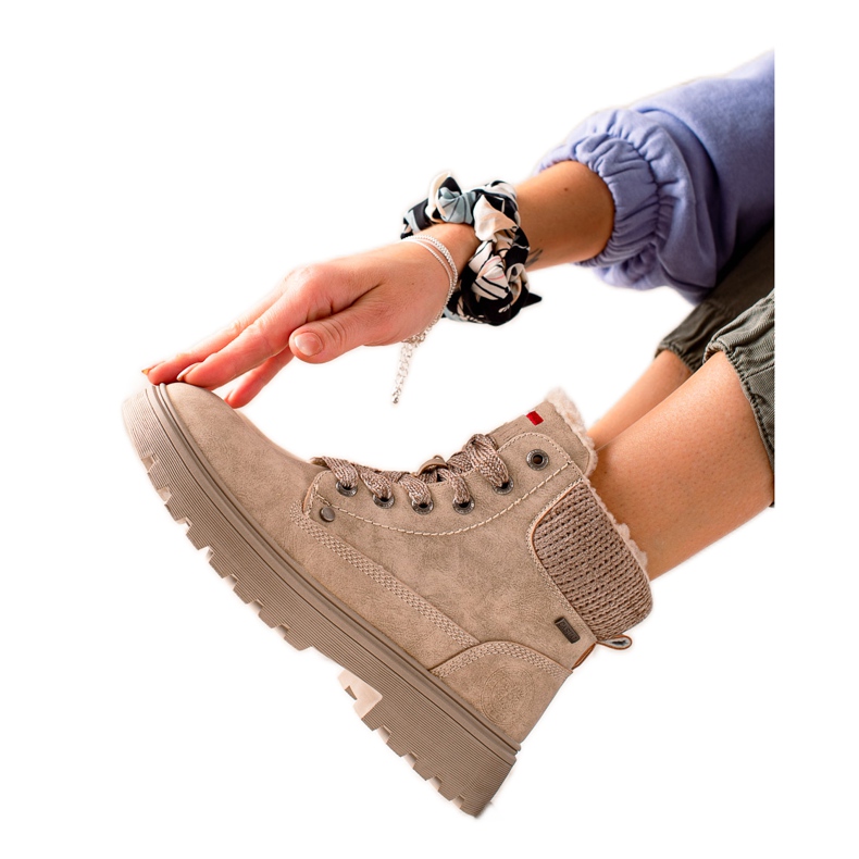 Goodin Beige ansoja lampaannahalla