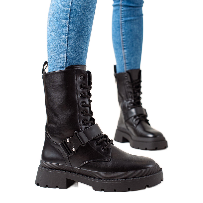 Seastar Mustia työntekijöitä soljella musta