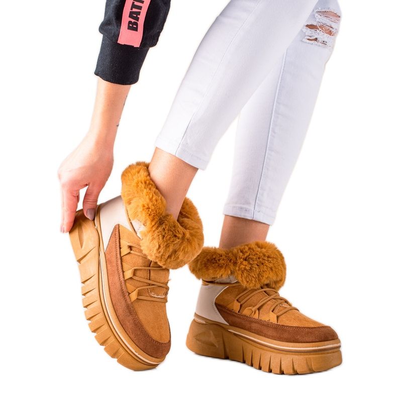 TRENDI Lumisaappaat alustalla turkisten kanssa beige ruskea