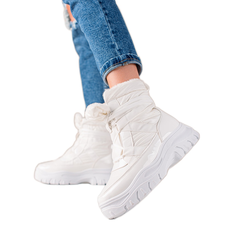 TRENDI Valkoiset kiiltävät lumisaappaat valkoinen