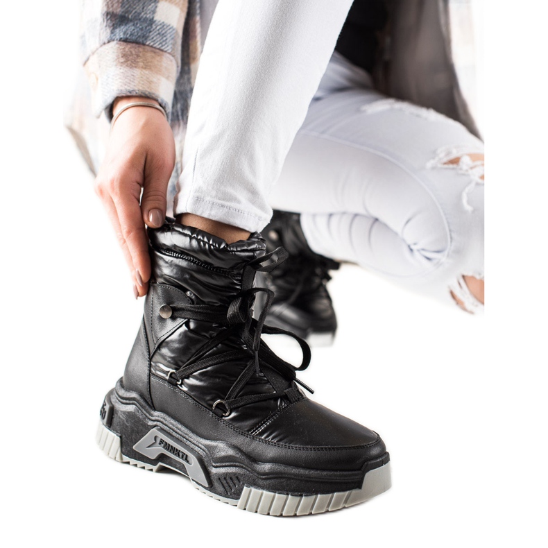 TRENDI Mustat nauhalliset lumisaappaat