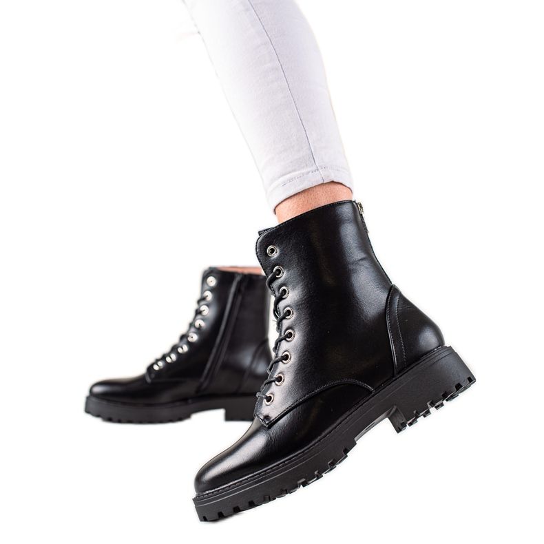 Bestelle Classic Trappers koristeellisella vetoketjulla musta