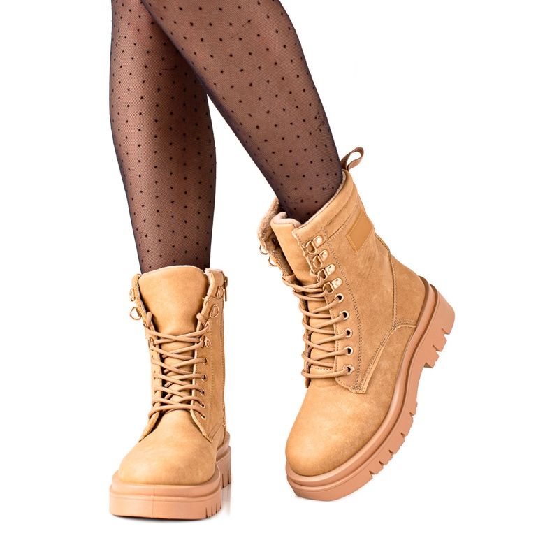 TRENDI Klassiset ruskeat vaelluskengät beige