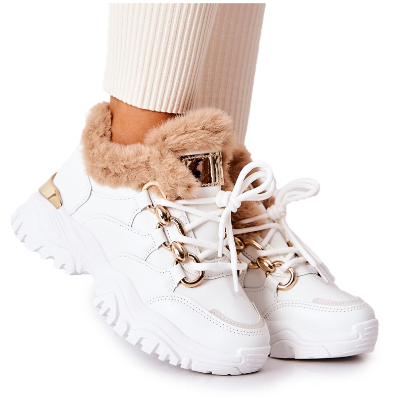 PM1 Valkoiset, eristetyt nahkaiset urheilukengät valkoinen