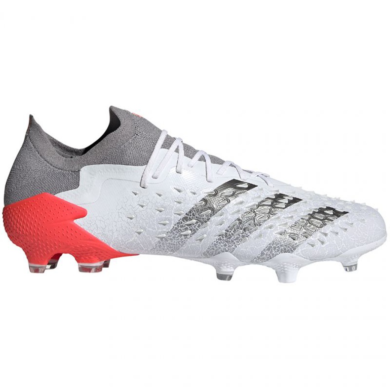 Adidas Predator Freak.1 Fg LM FY6263 jalkapallokengät valkoinen, valkoinen, harmaa / hopea valkoinen