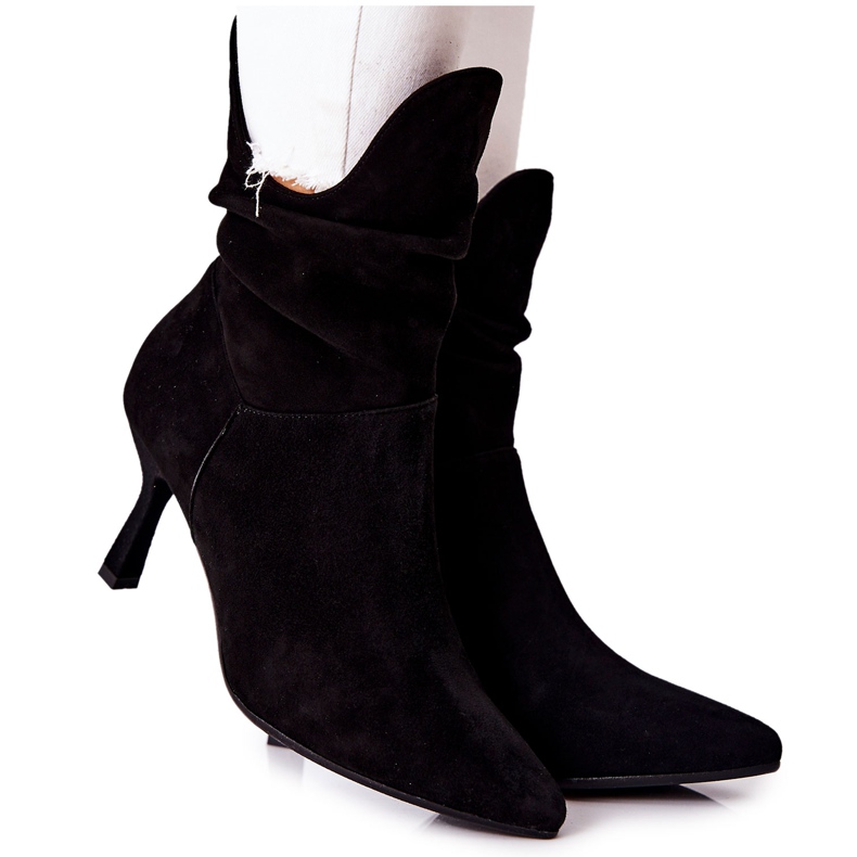 Nahkasaappaat korkokengillä Laura Messi 2427 musta